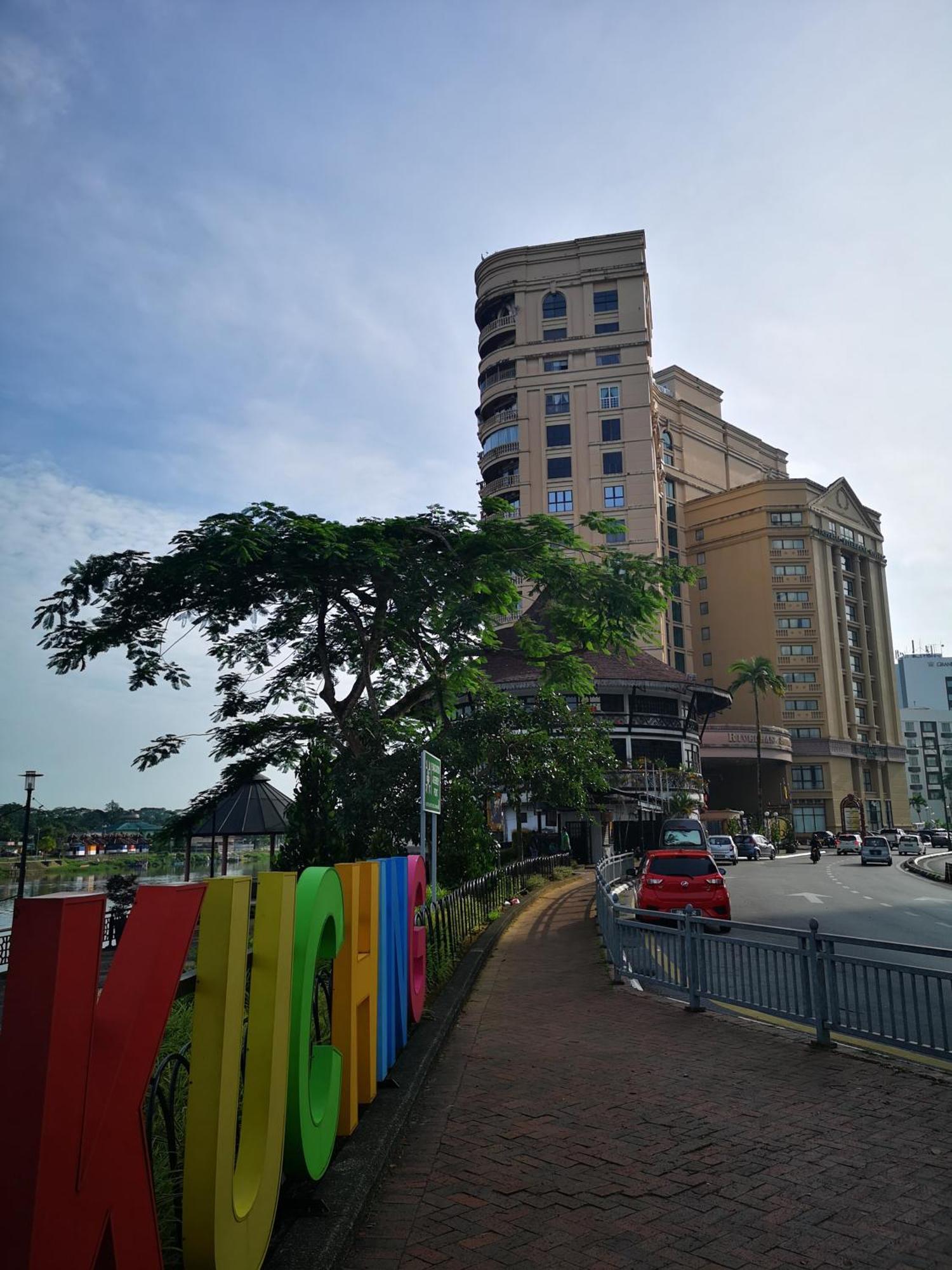 Riverbank Suites Kuching Waterfront المظهر الخارجي الصورة